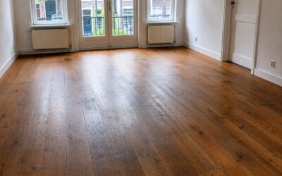 Oude houten vloer renoveren: inspectie, herstel en nieuwe afwerking